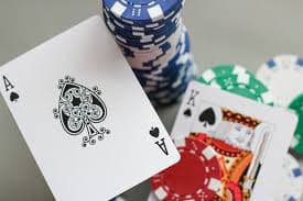 Layar smartphone menampilkan hasil live draw togel online dengan angka-angka yang jelas dan mudah dibaca